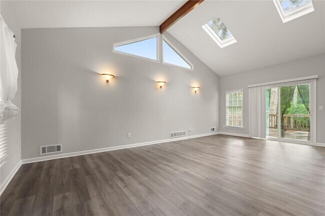 Building Photo - 3220 Casteel Rd