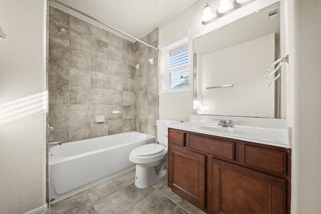 Building Photo - 4027 Waterford Ln