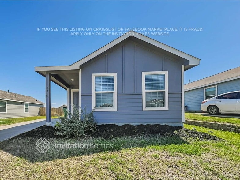 Building Photo - 3212 Crestone Dr