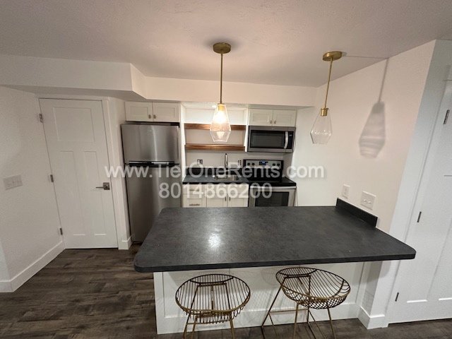 Building Photo - This property offers a NO DEPOSIT option available for qualified renters