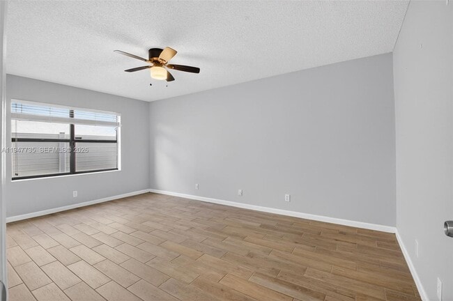 Building Photo - 6043 Sunberry Cir