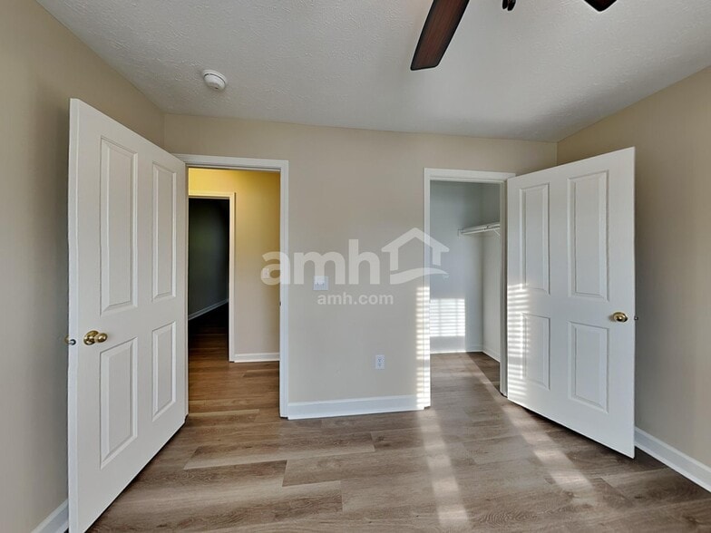 Building Photo - 18097 Kinder Oak Dr