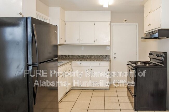 Building Photo - 4209 Tee Jay Dr NW