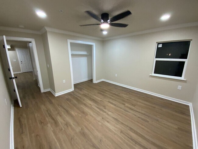 Building Photo - 1812 Sanford Dr