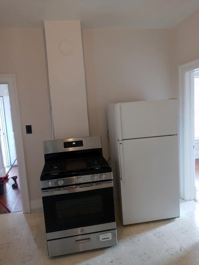 Building Photo - 110 S 11th St