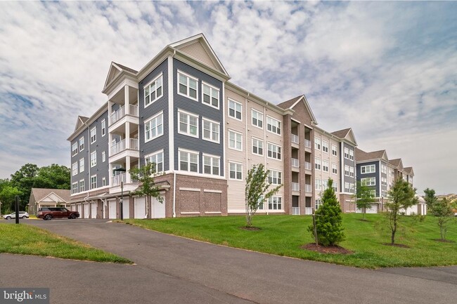 Building Photo - 21630 Hawksbill High Cir