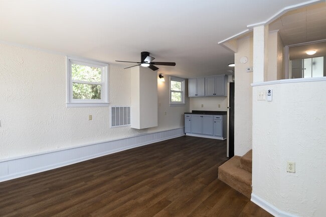 Building Photo - 1190 Blue Creek Rd