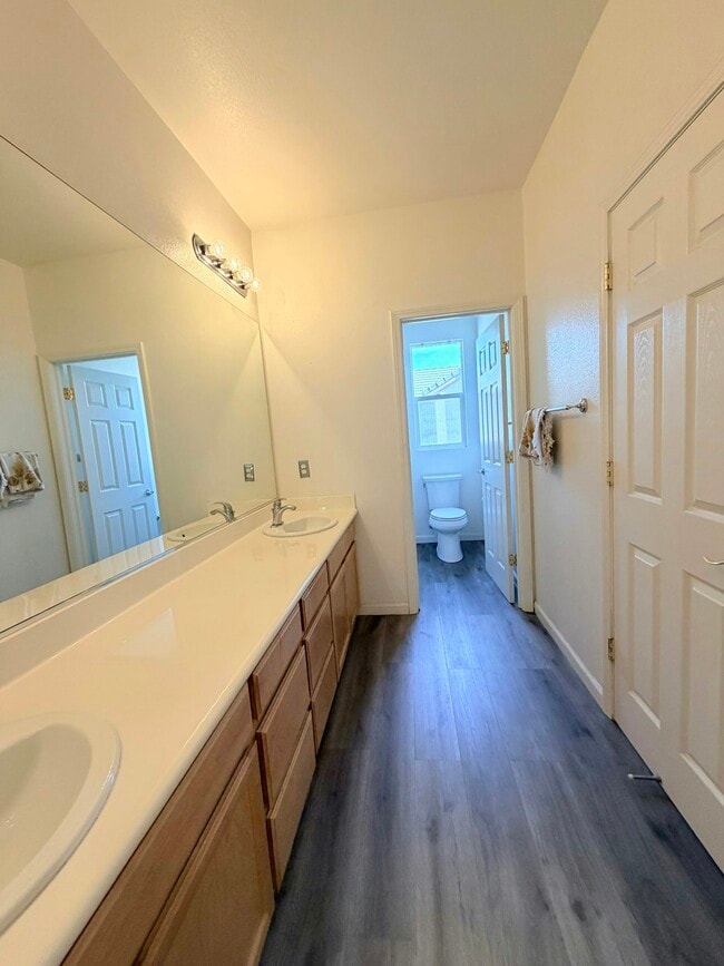 Building Photo - 2726 Marshall Ct