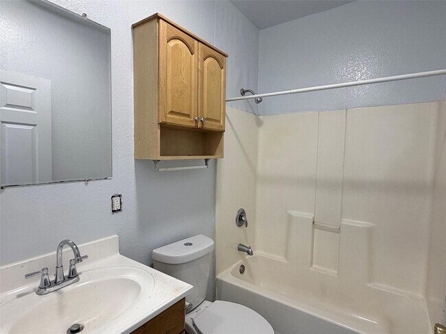 Building Photo - 251 Zimmerman Ave