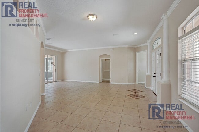 Building Photo - 652 Planters Manor Way