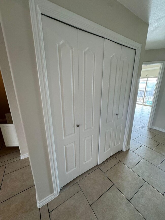 Building Photo - 9805 Sterling Loop