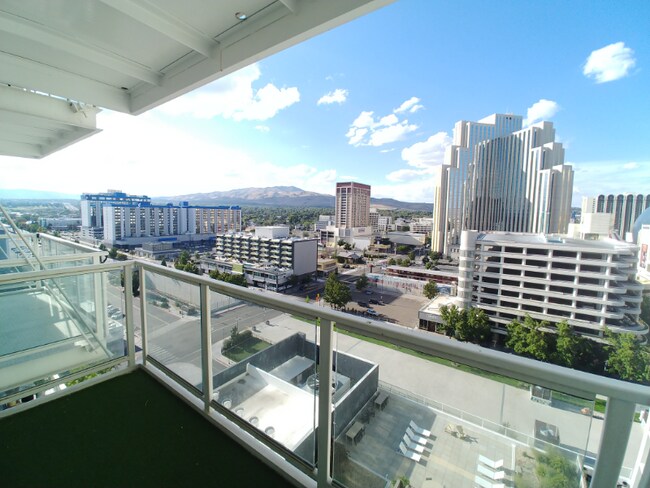 Building Photo - 255 N Sierra St