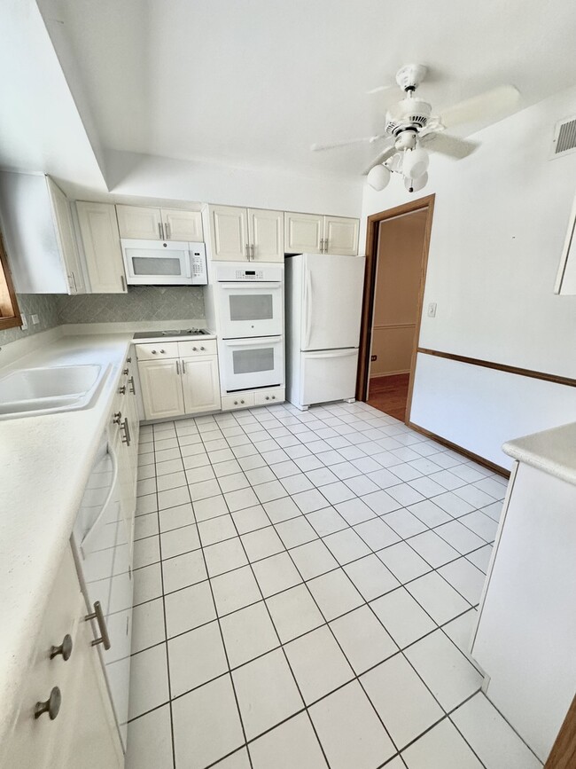 Building Photo - 1836 Wildberry Dr