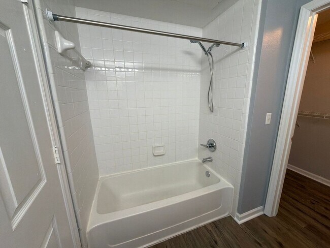 Building Photo - Three Bedroom Updated First Floor Condo at The Legends