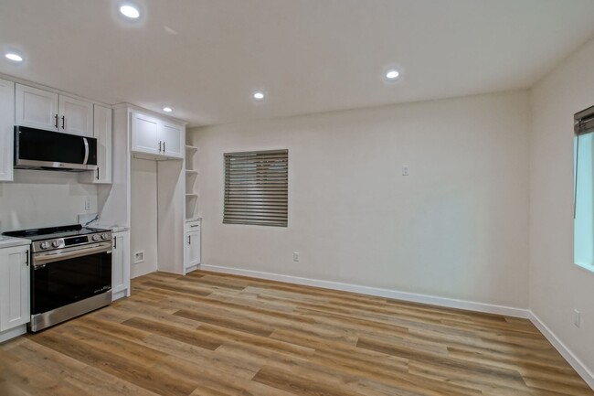 Building Photo - NEWLY BUILT, LUXURIOUS & BRIGHT, 1BR1BA AD...