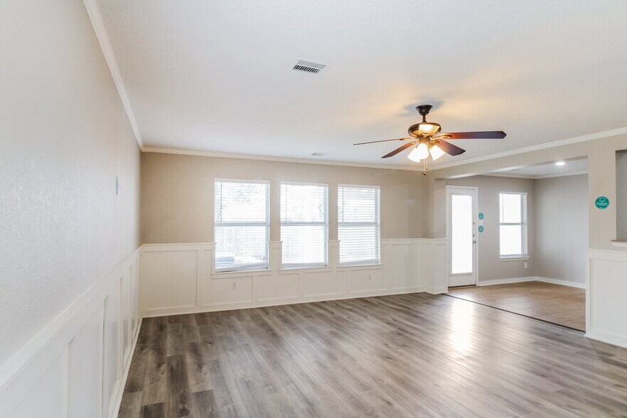 Building Photo - 7807 Pasture Spring Ln