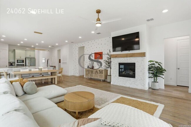 Building Photo - 24062 Sidehill Lie