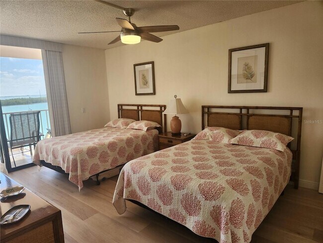 Building Photo - 6295 Bahia Del Mar Cir