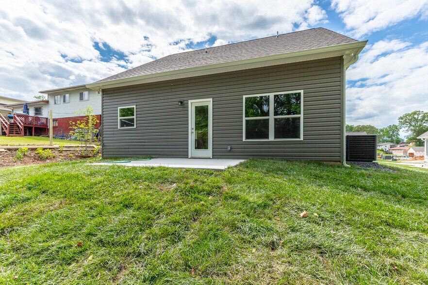 Building Photo - 4646 Heiskell Dr