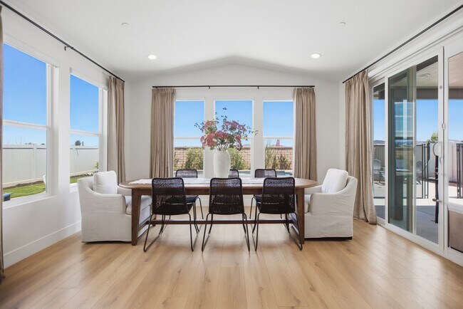 Building Photo - 30440 Tetrault Ct