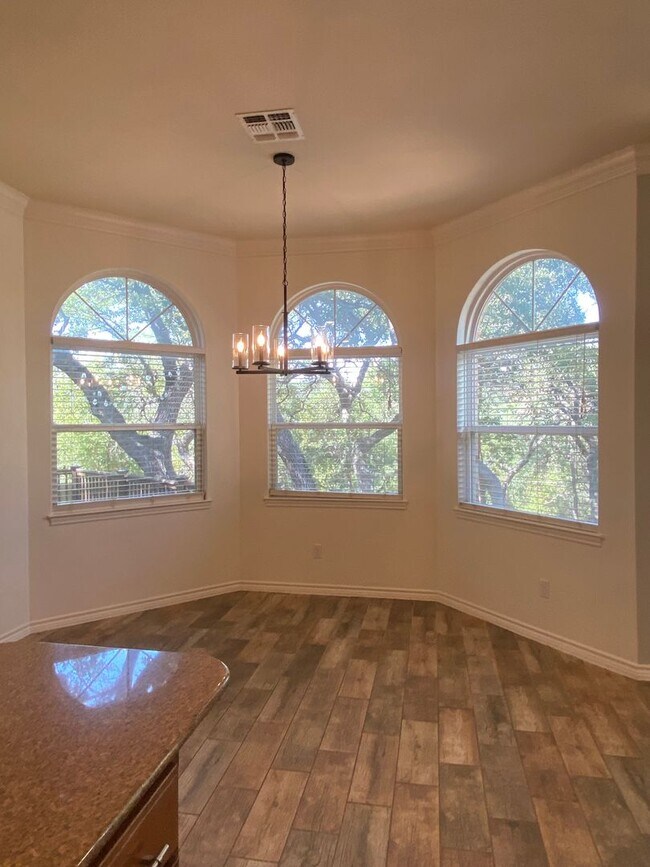 Building Photo - 4 BEDROOM IN RED ROCK, BELTON ISD