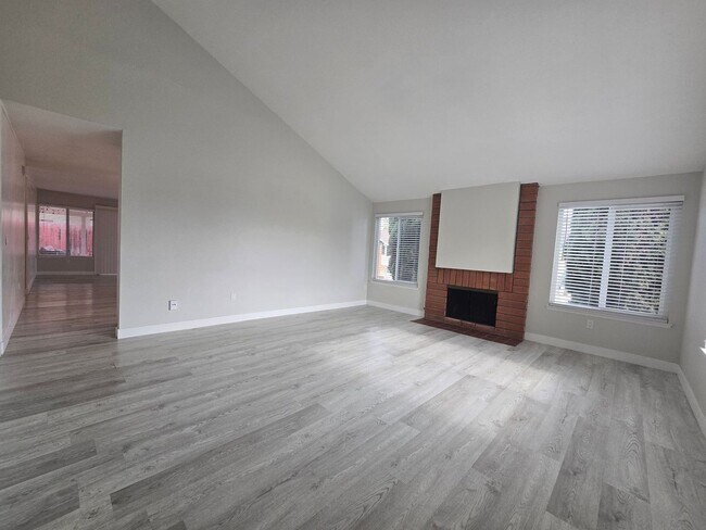 Building Photo - 11321 Volans St
