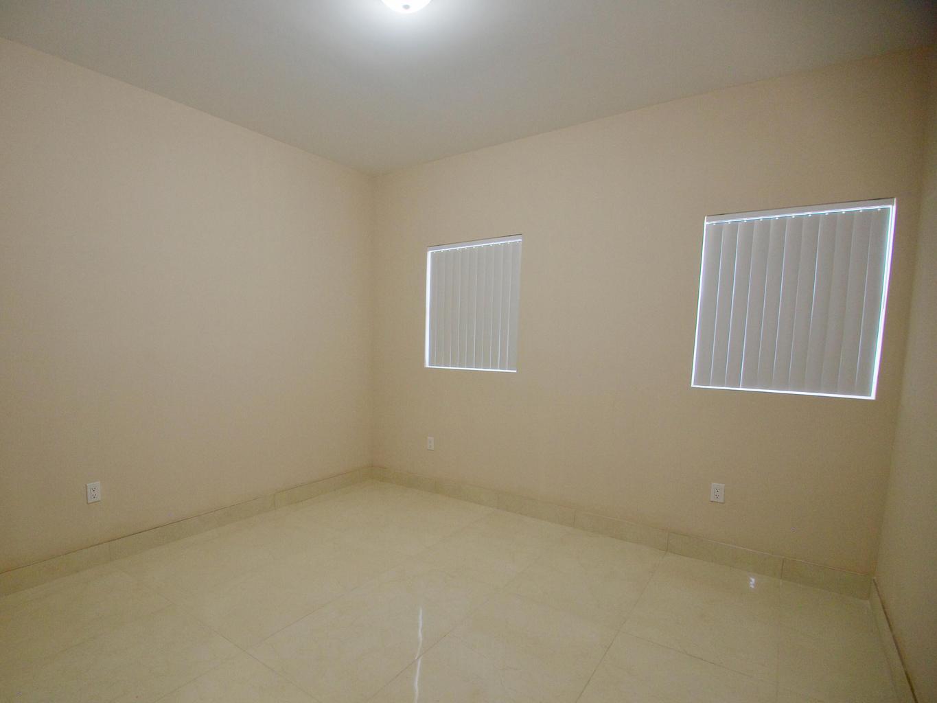 Building Photo - 5982 NW 94th Ave