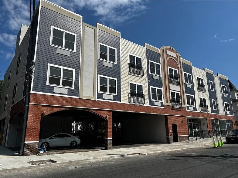 Building Photo - 1127 Stuyvesant Ave.