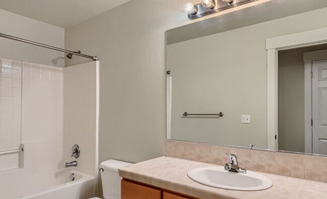 Building Photo - Beautiful Bothell Home in Northshore School District!!