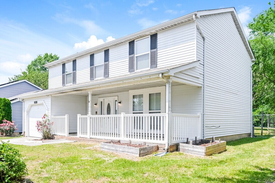 Building Photo - 3204 Old House Cir