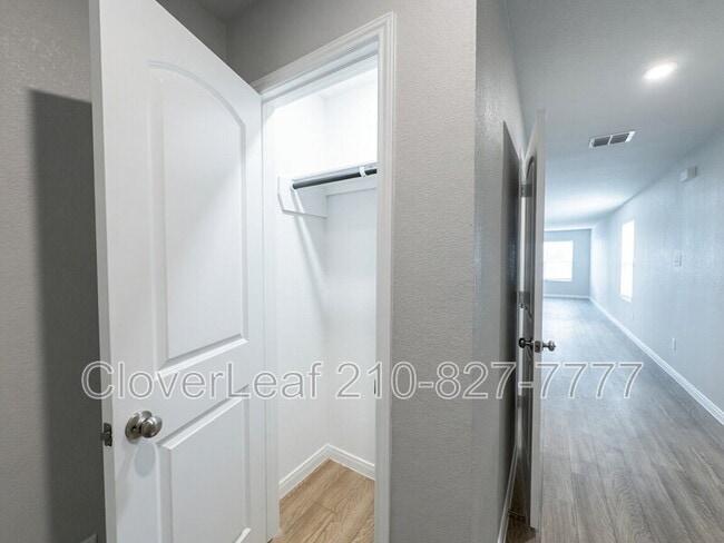 Building Photo - 1317 Orchard Oaks