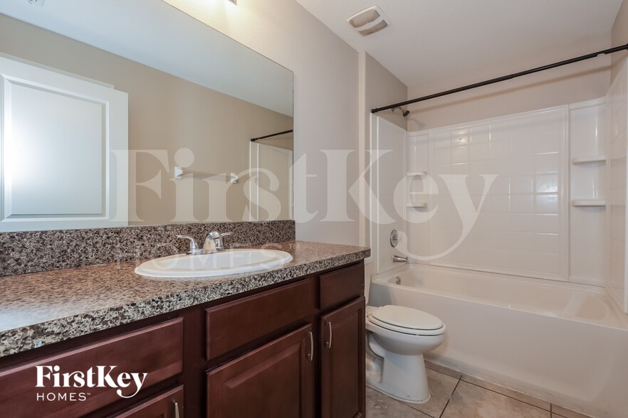 Building Photo - 10621 Standing Stone Dr