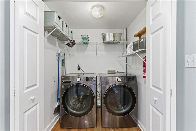 Building Photo - 693 Glenwood Ave SE