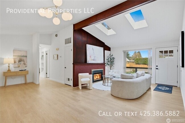 Building Photo - 527 N 200th St