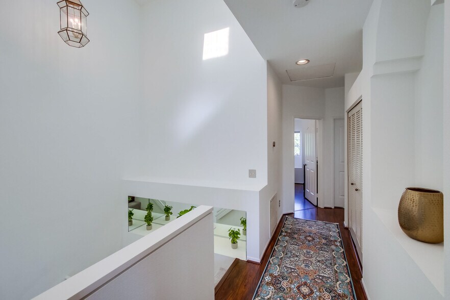 Building Photo - 7140 Calabria Ct