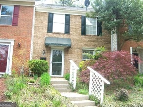 Building Photo - 760 Coventry Township Pl