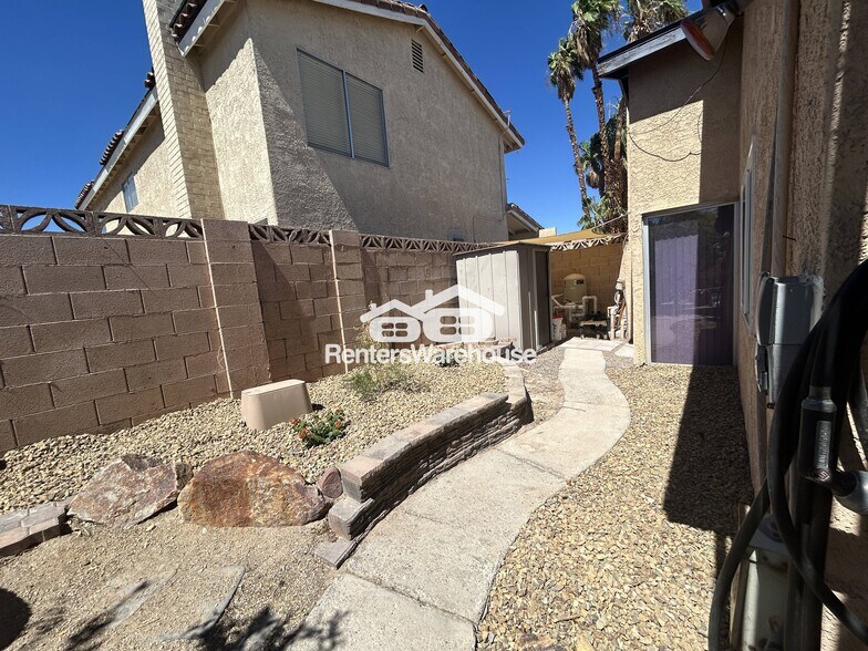 Building Photo - 3969 Green Leaf Dr