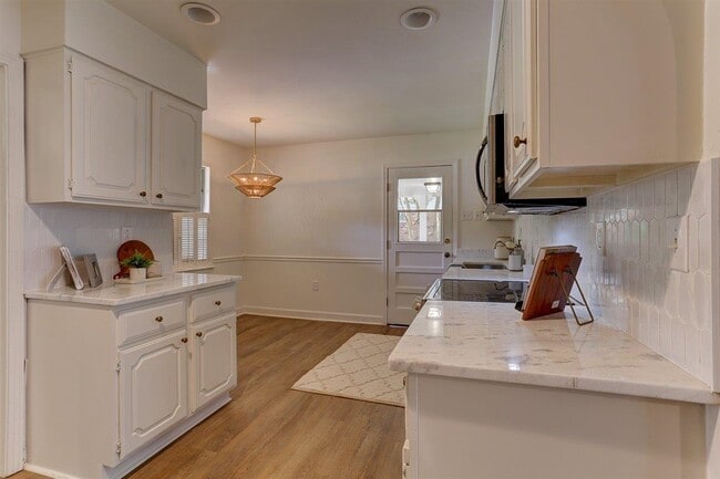 Building Photo - 3047 Newmarket Dr