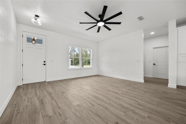 Building Photo - New Construction 3/2 in Bronson