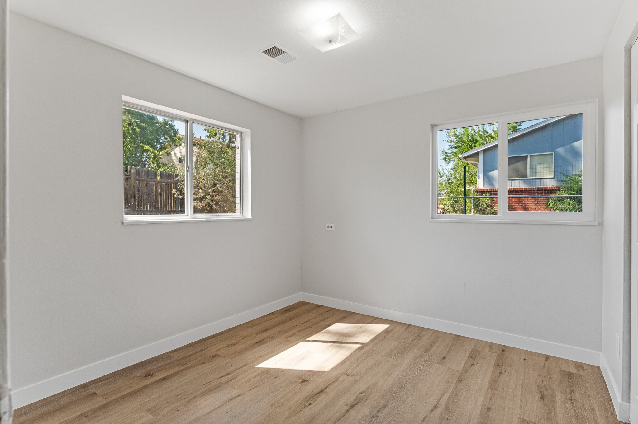 Building Photo - 9061 Osceola St
