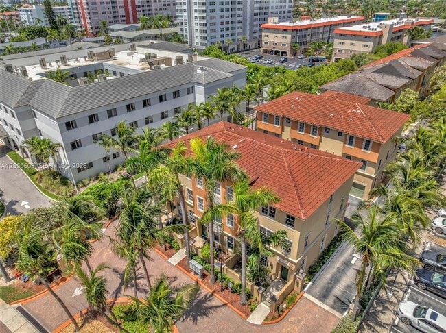 Building Photo - 2065 S Ocean Dr