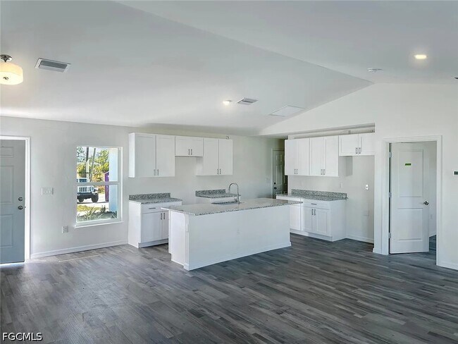 Building Photo - 3929 NW 42nd Ln