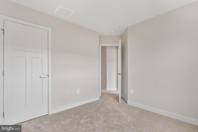 Building Photo - 1505 Wilmer Park Ln