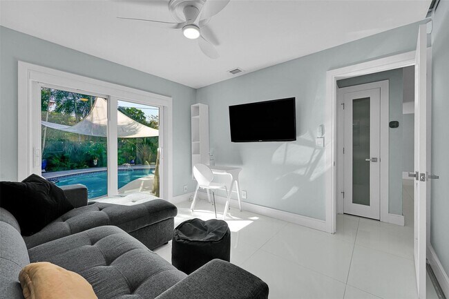 Building Photo - 640 NW 30th St