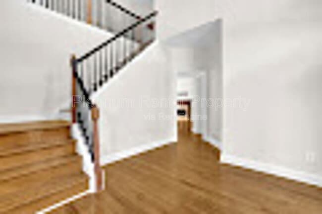 Building Photo - 230 Graystone Way