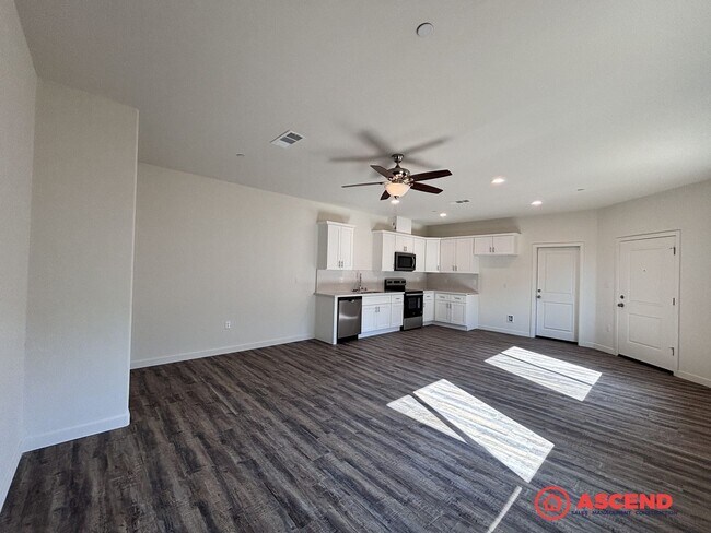 Building Photo - 6012 Curvy Hills Dr