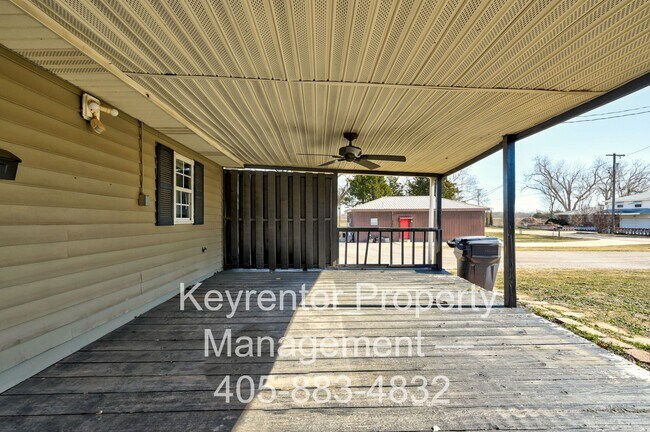 Building Photo - 3607 SW 12th St