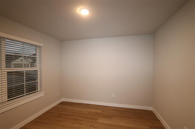 Building Photo - 1558 San Sebastien Dr