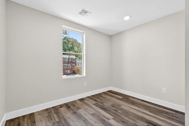 Building Photo - 3443 John F. Kennedy Blvd