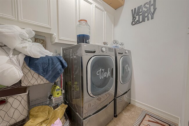 Building Photo - 8807 Stones Throw Ln